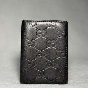 Authentic Gucci GG Leather Card Holder
